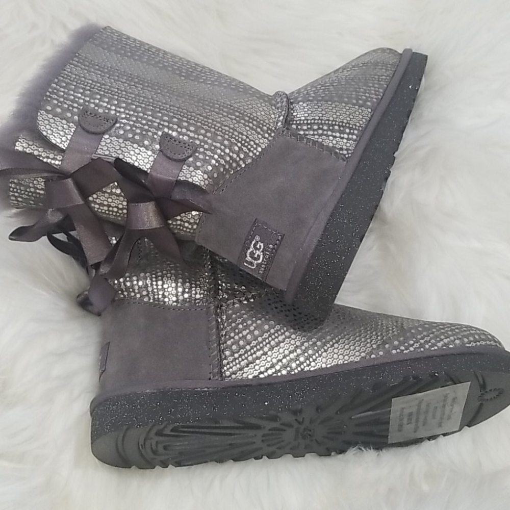 Ugg bailey bow holiday grey 4Y or womens 6